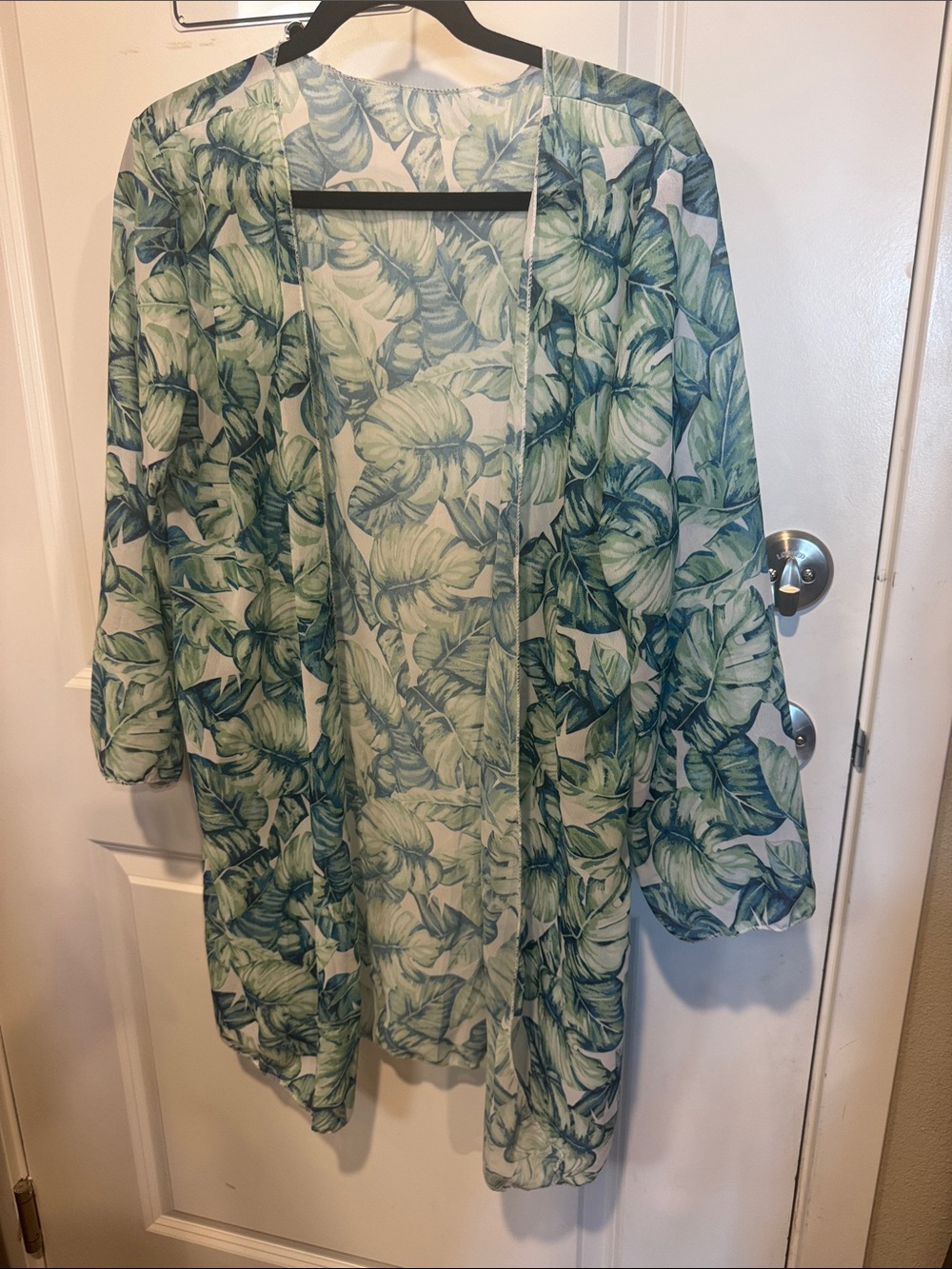 Lightweight Green Leaf Print Kimono